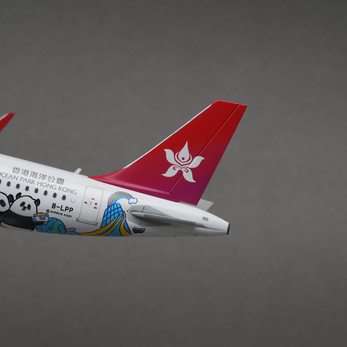 Hong Kong Airlines x Ocean Park "Panda Friends"|  A320 1:200 Limited Edition Livery Aircraft Model A320 1:200 限量版彩繪客機飛機模型